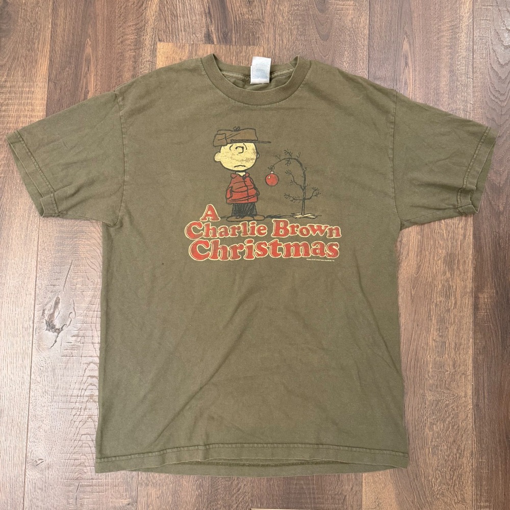 Vintage AAA Peanuts A Charlie Brown Christmas T Shirt Mens L Olive Green Y2K
